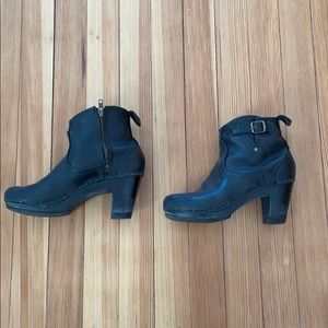 No. 6 black heeled clog boots